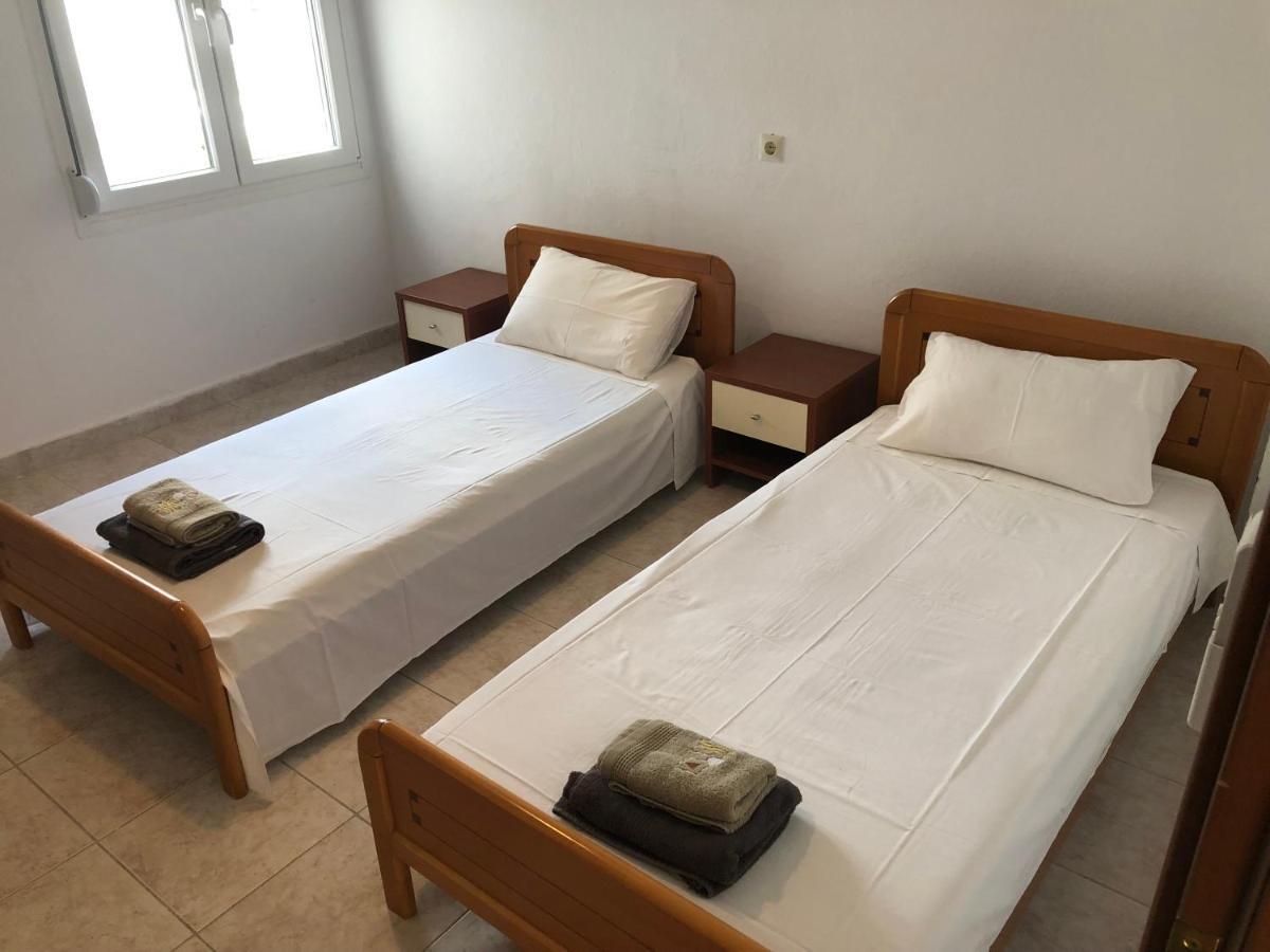 Irida Apartments Nea Skioni Exterior photo